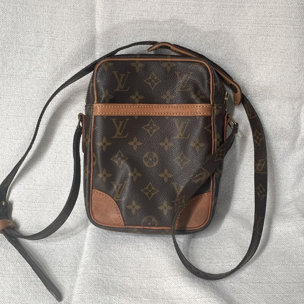 Authentic Louise Vuitton Danube